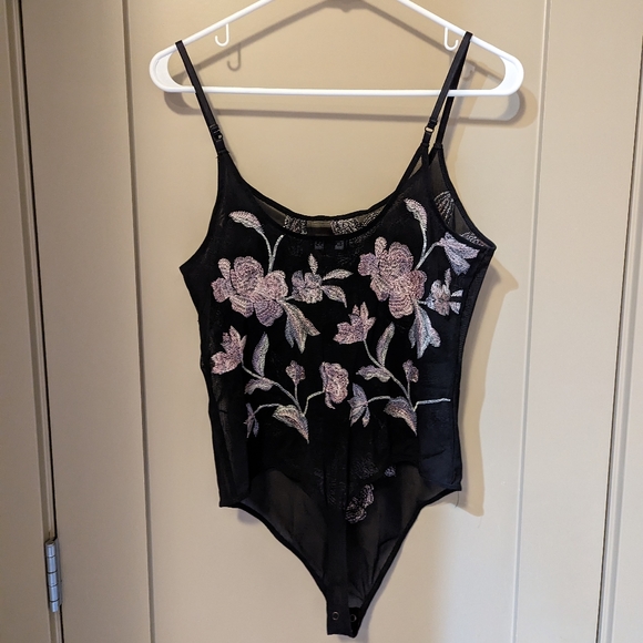 Express Black/Pink Floral Embroidered Bodysuit Size M - Picture 5 of 8